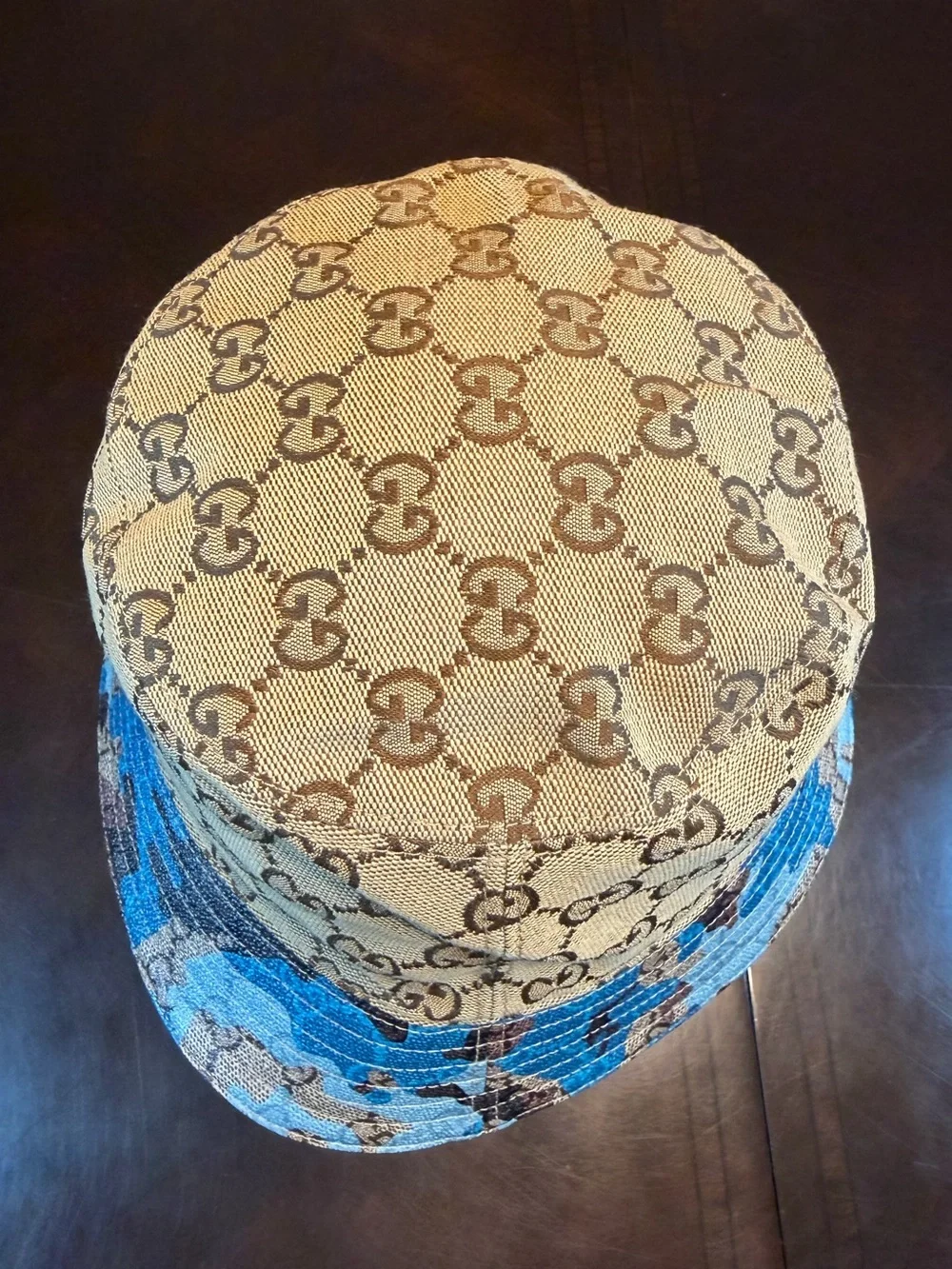 New Authentic Gucci GG Supreme Logo Blue Camo Bucket Hat Tan Blue Size M